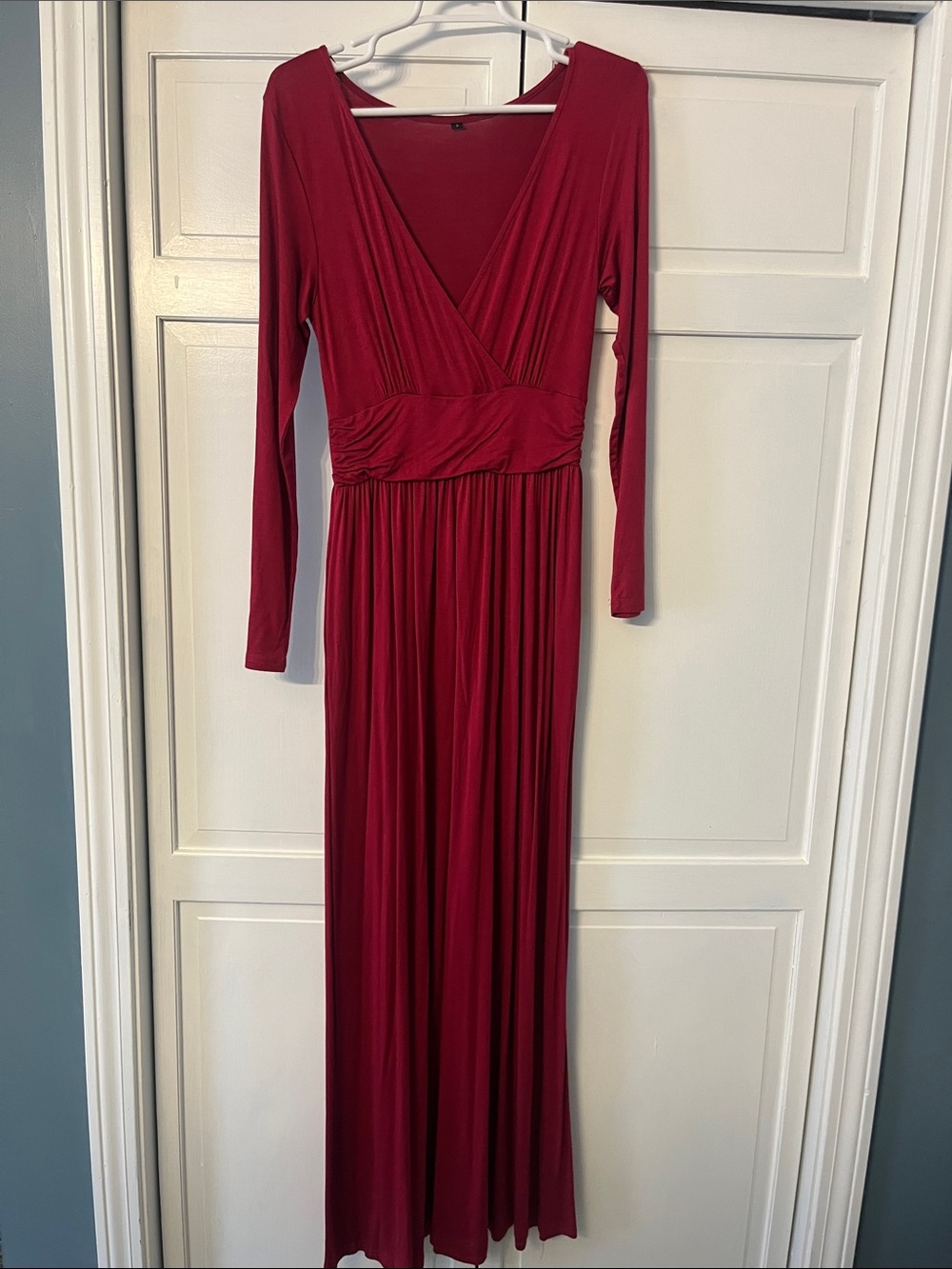 Elegant Women's Long Sleeve V-Neck Maxi Dress in Deep Red